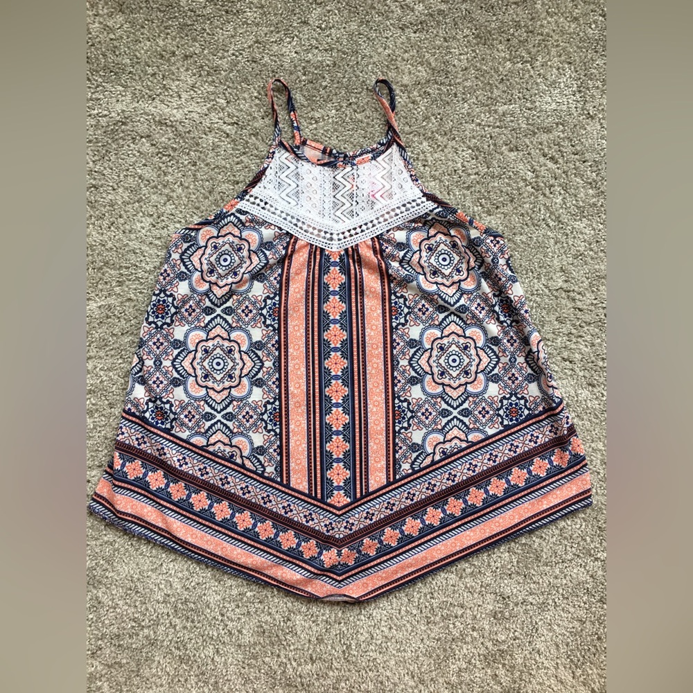 Tribal top
